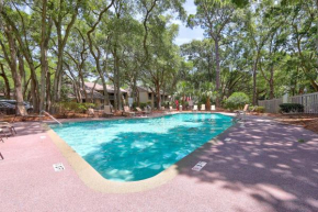 Walk to Beach Pet Friendly BBQ Grill